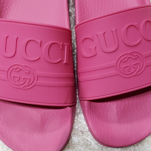 Gucci Fuschia Pool Slide - Picture 2 of 10
